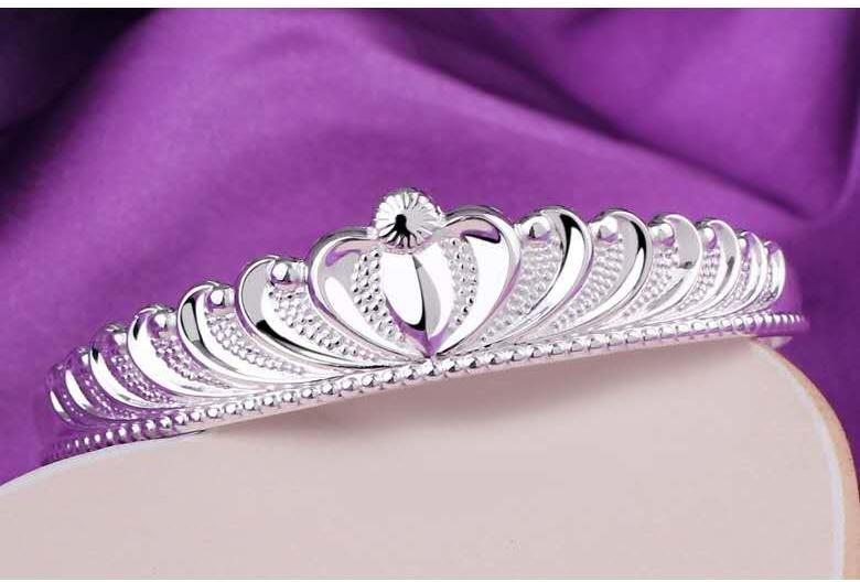 Crown Bracelet - Elegant and Stylish Bracelet for Every Occasion - Image 6
