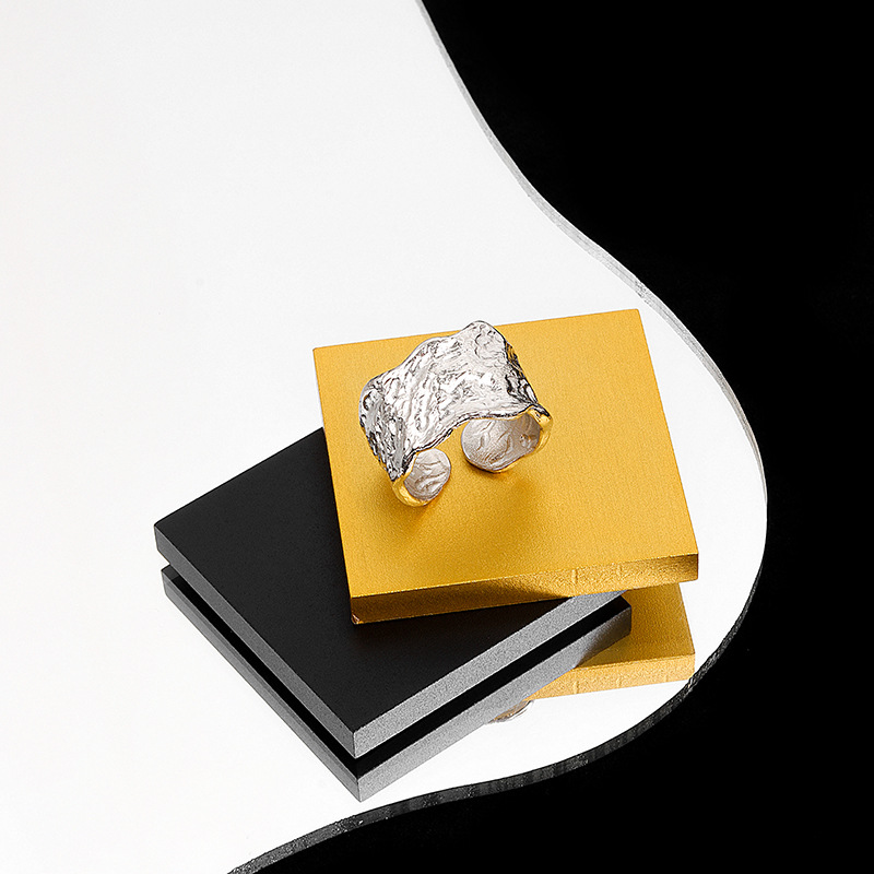 Stylish Tinfoil Fingerprint Ring for Women - Unique Fashion Accessory - Image 3