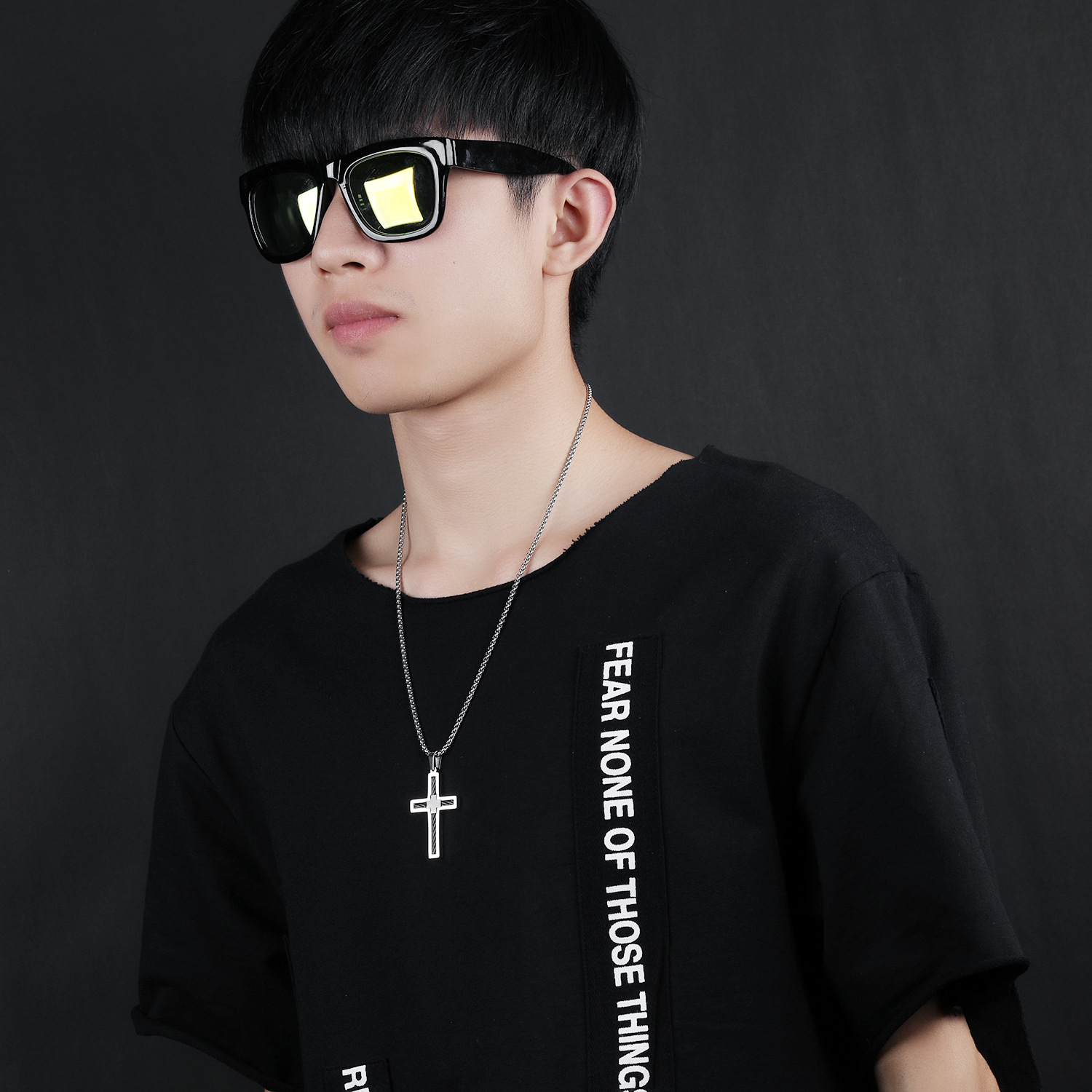 Trendy Cross Men's Necklace with Stylish Pendant for Modern Fashion - Image 4