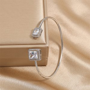 Elegant Women's Water Drop Inlaid Bracelet with Square Diamond - High-Grade Design