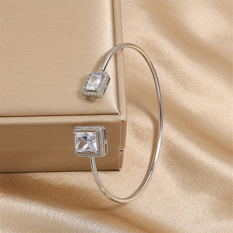 Elegant Women's Water Drop Inlaid Bracelet with Square Diamond - High-Grade Design