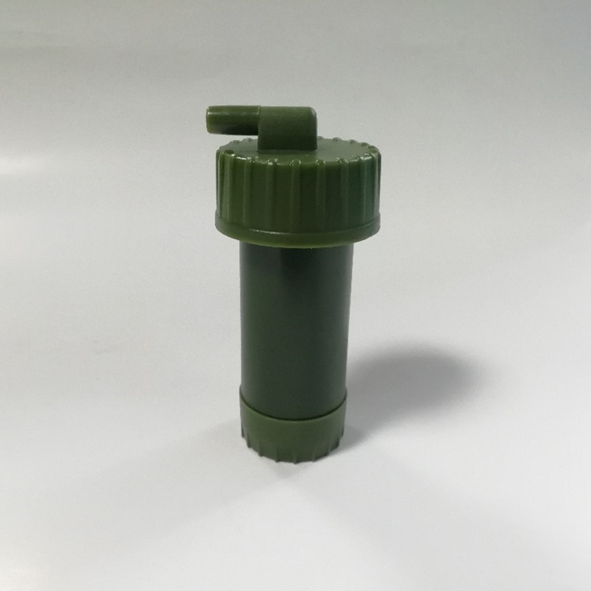 Compact Portable Outdoor Water Filter for Emergency Drinking Needs - Image 3