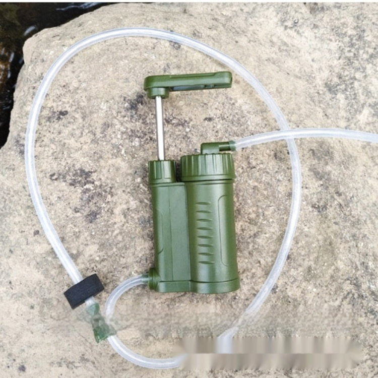 Compact Portable Outdoor Water Filter for Emergency Drinking Needs - Image 6