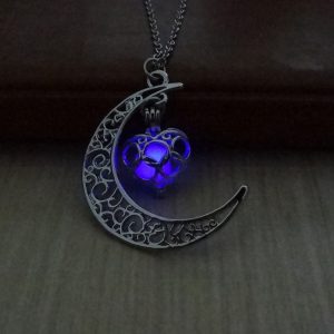 Radiant Silver Plated Pendant Necklaces with Elegant Chain Design