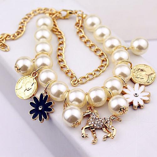 Stunning Pearl Flower Bracelet - Elegant Jewelry for Every Occasion - Image 2