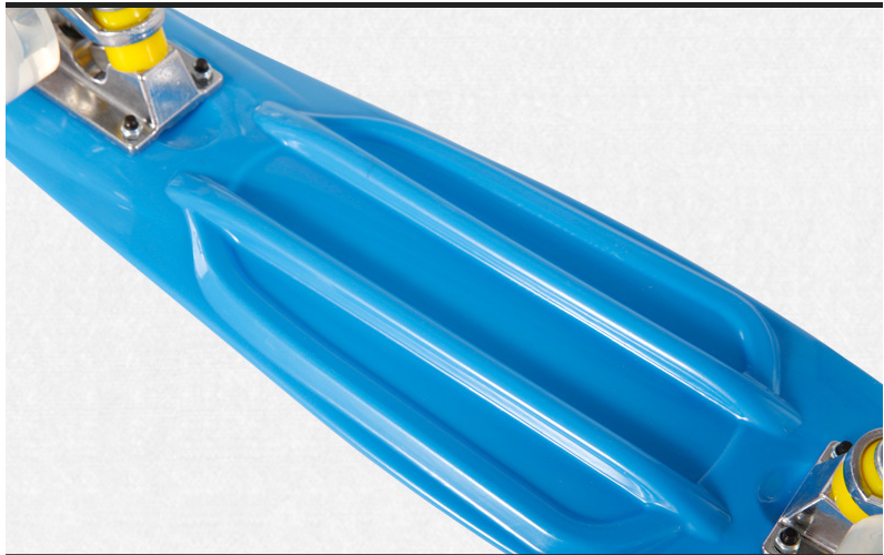 Trendy Creative Personality Four-Wheel Skateboard for Fashion Enthusiasts - Image 3