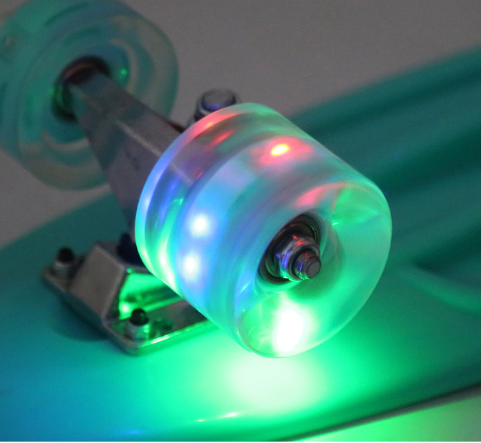 Trendy Creative Personality Four-Wheel Skateboard for Fashion Enthusiasts - Image 6