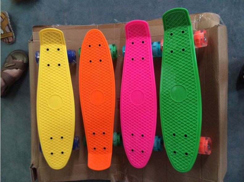 Trendy Creative Personality Four-Wheel Skateboard for Fashion Enthusiasts - Image 14