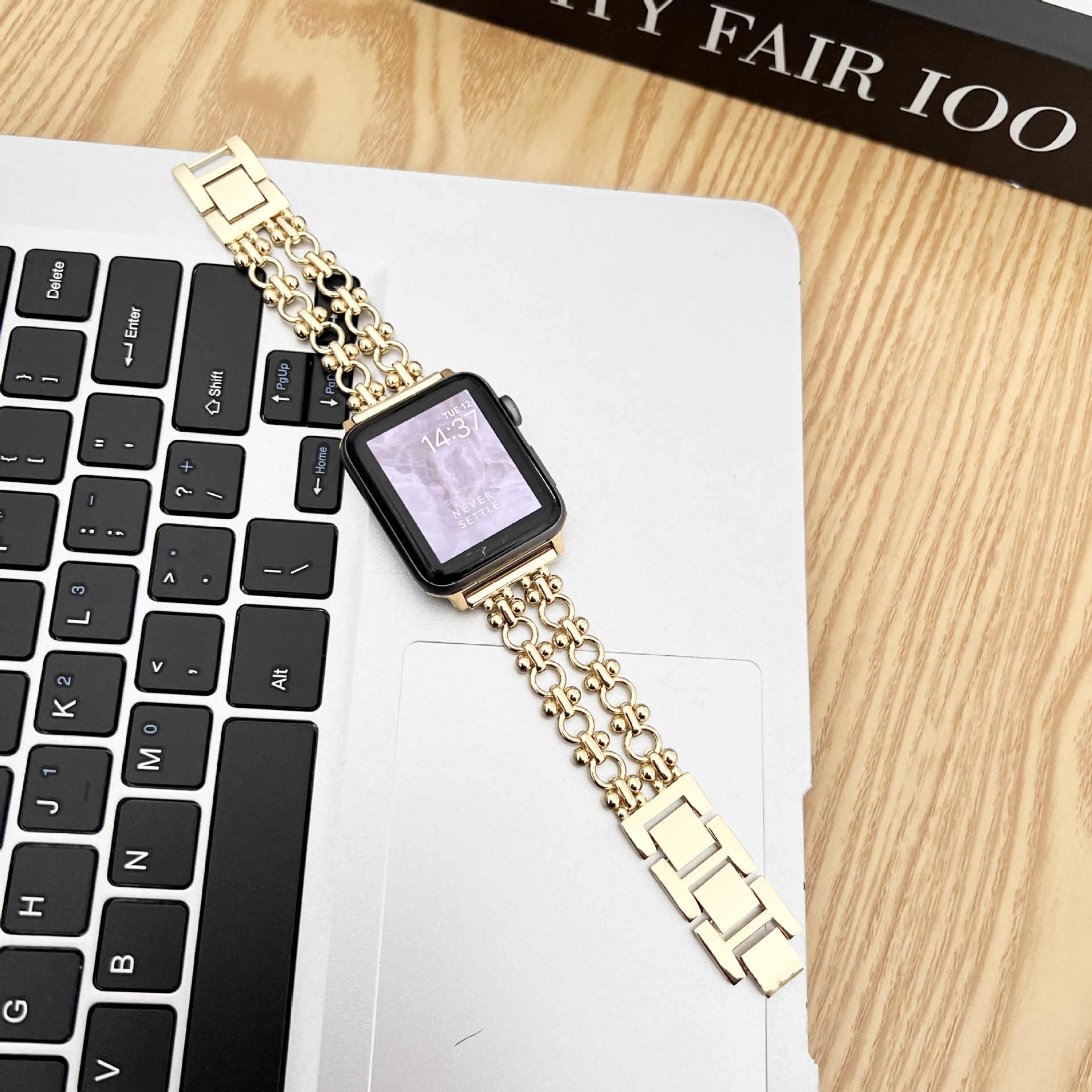 Elegant Chinese Metal Circle Watch with Double Chain Design - Image 6