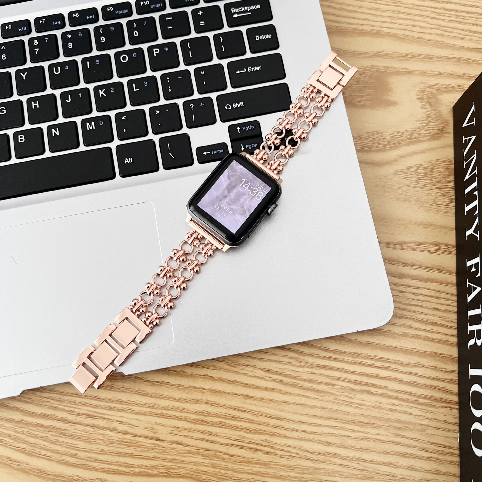 Elegant Chinese Metal Circle Watch with Double Chain Design - Image 7