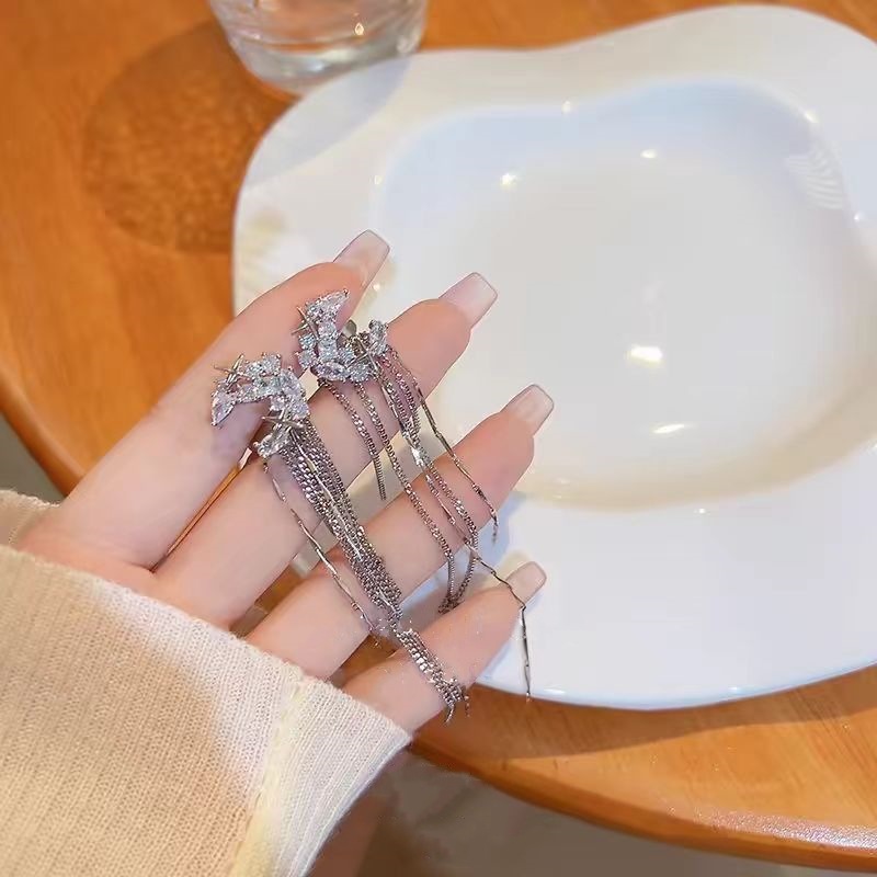 Chic Zircon Awn Star Moon Tassel Non-Piercing Ear Clip for Fashion Lovers - Image 2