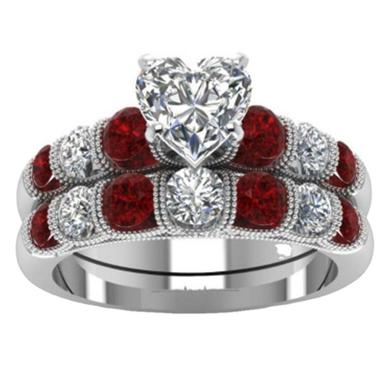 Stylish Statement Ring Set Featuring Heart-Shaped Diamonds