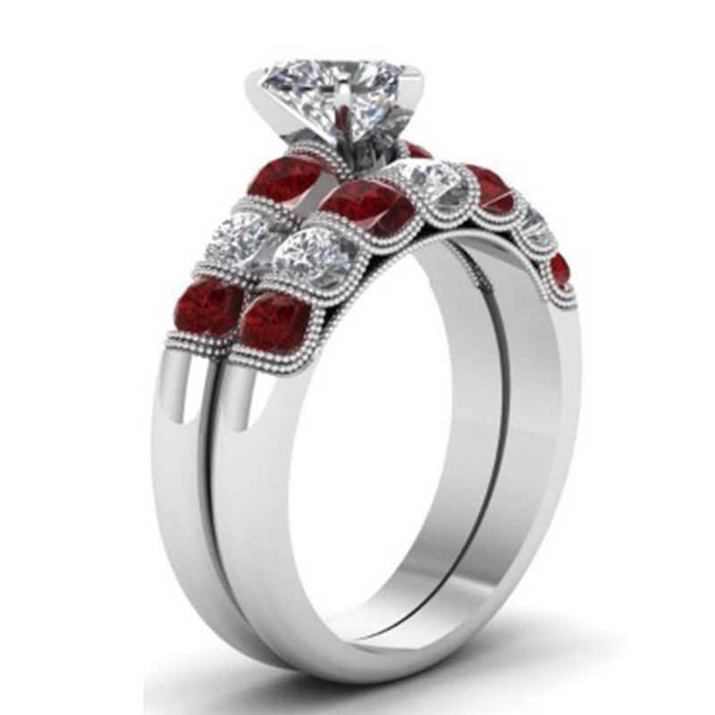 Stylish Statement Ring Set Featuring Heart-Shaped Diamonds - Image 3