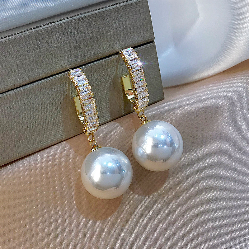 Trendy Korean Oversized White Pearl Drop Earrings - New Fashion Statement - Image 3