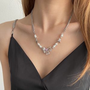 Charming Love Pearl Bow Necklace with Elegant Stitching Design