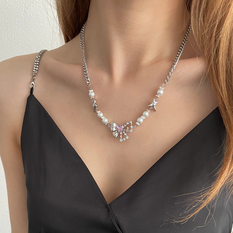 Charming Love Pearl Bow Necklace with Elegant Stitching Design