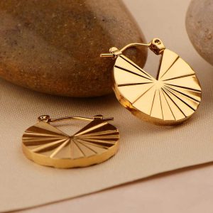 Trendy Street Style Exaggerated Brand Scallop Earrings for Fashion Lovers