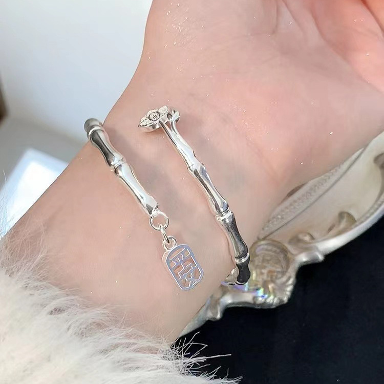 Stylish Retro Graffiti Bracelet - Premium Luxury with Exquisite Cold Style for All Occasions - Image 7