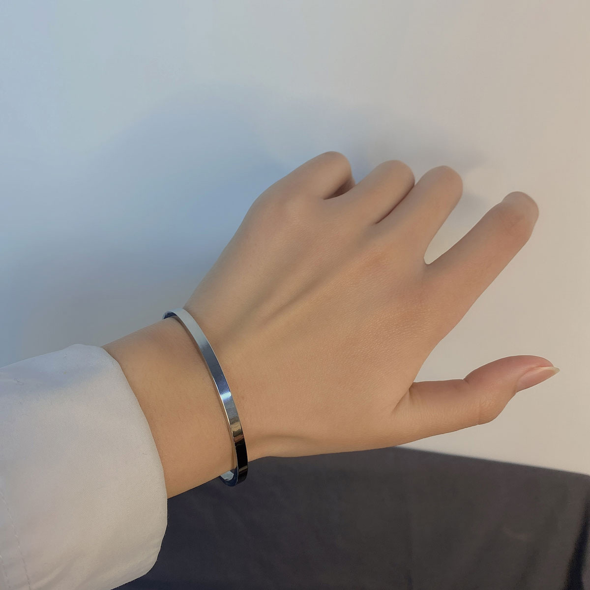 Stylish Retro Graffiti Bracelet - Premium Luxury with Exquisite Cold Style for All Occasions - Image 12