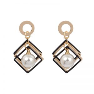 Stylish Simple Sequin Acrylic Earrings for a Touch of Glamour