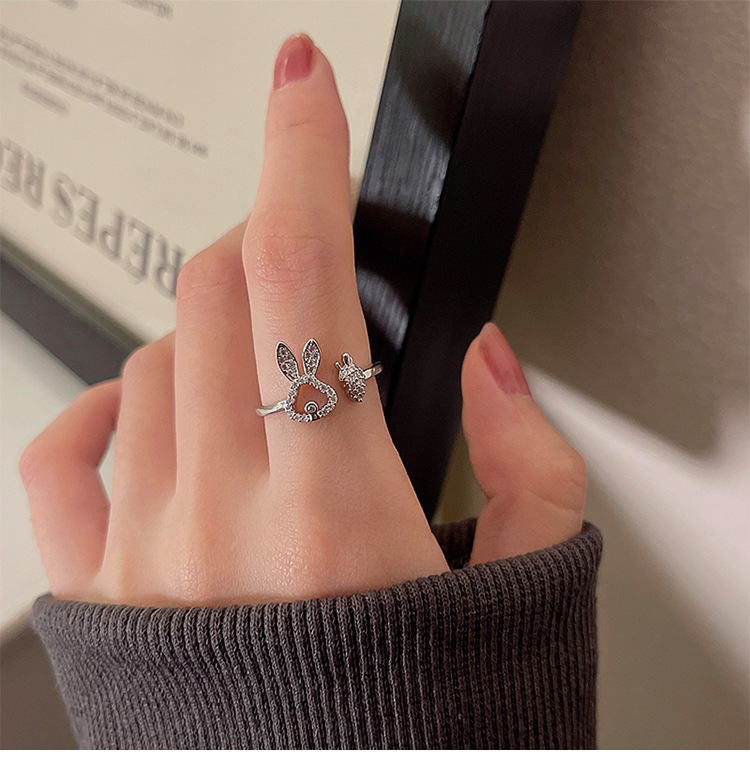 Asymmetric Carrot Rabbit Ring for Women - Unique and Stylish Jewelry