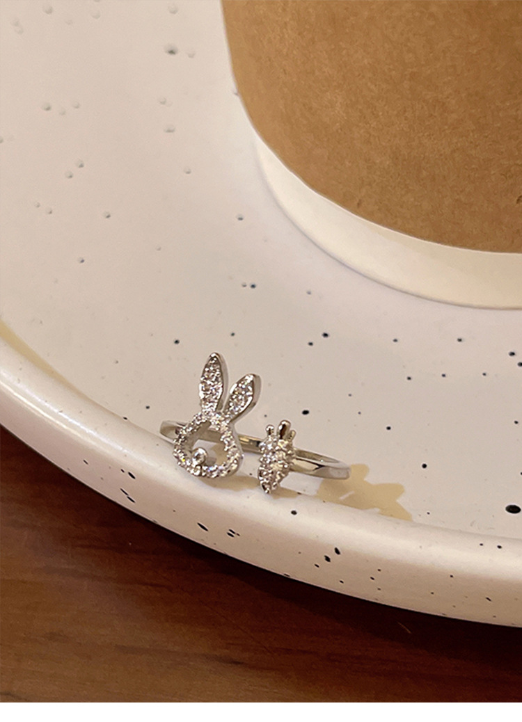 Asymmetric Carrot Rabbit Ring for Women - Unique and Stylish Jewelry - Image 9