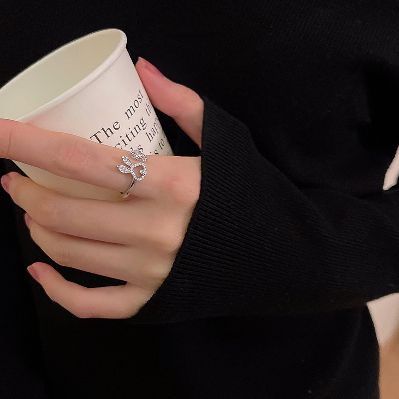 Asymmetric Carrot Rabbit Ring for Women - Unique and Stylish Jewelry - Image 13