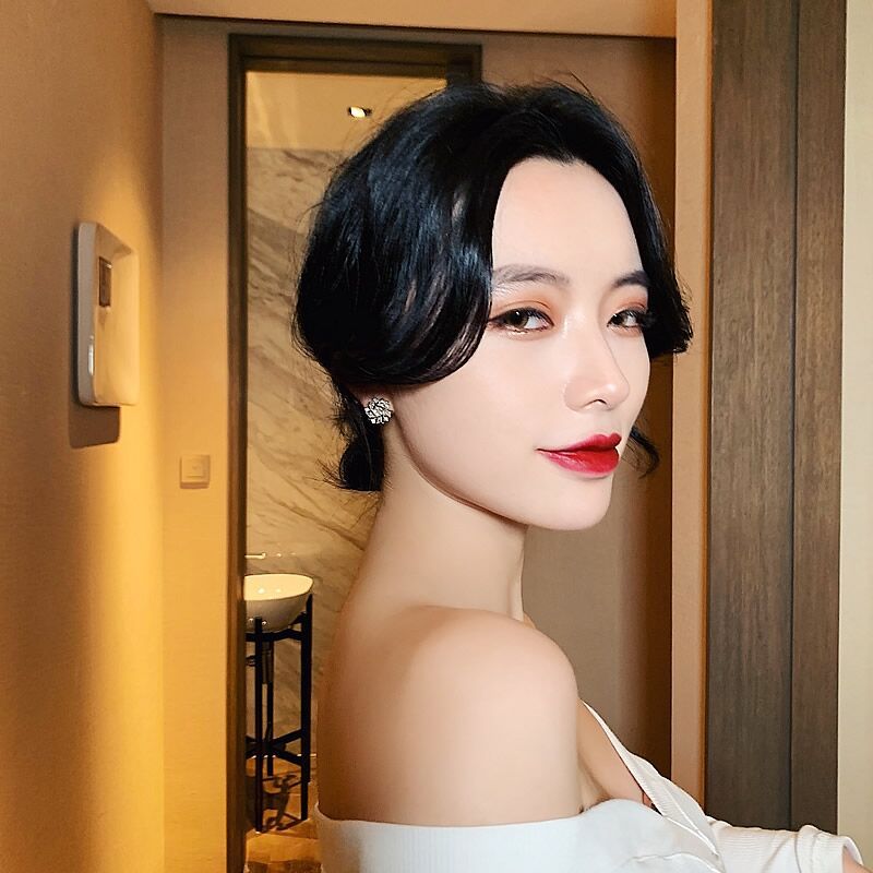 Stylish Temperament Net Red Earrings for Women - 925 Silver Needle Design - Image 4