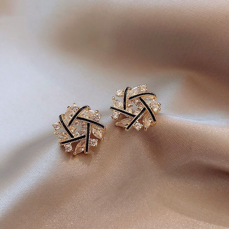 Stylish Temperament Net Red Earrings for Women - 925 Silver Needle Design - Image 5