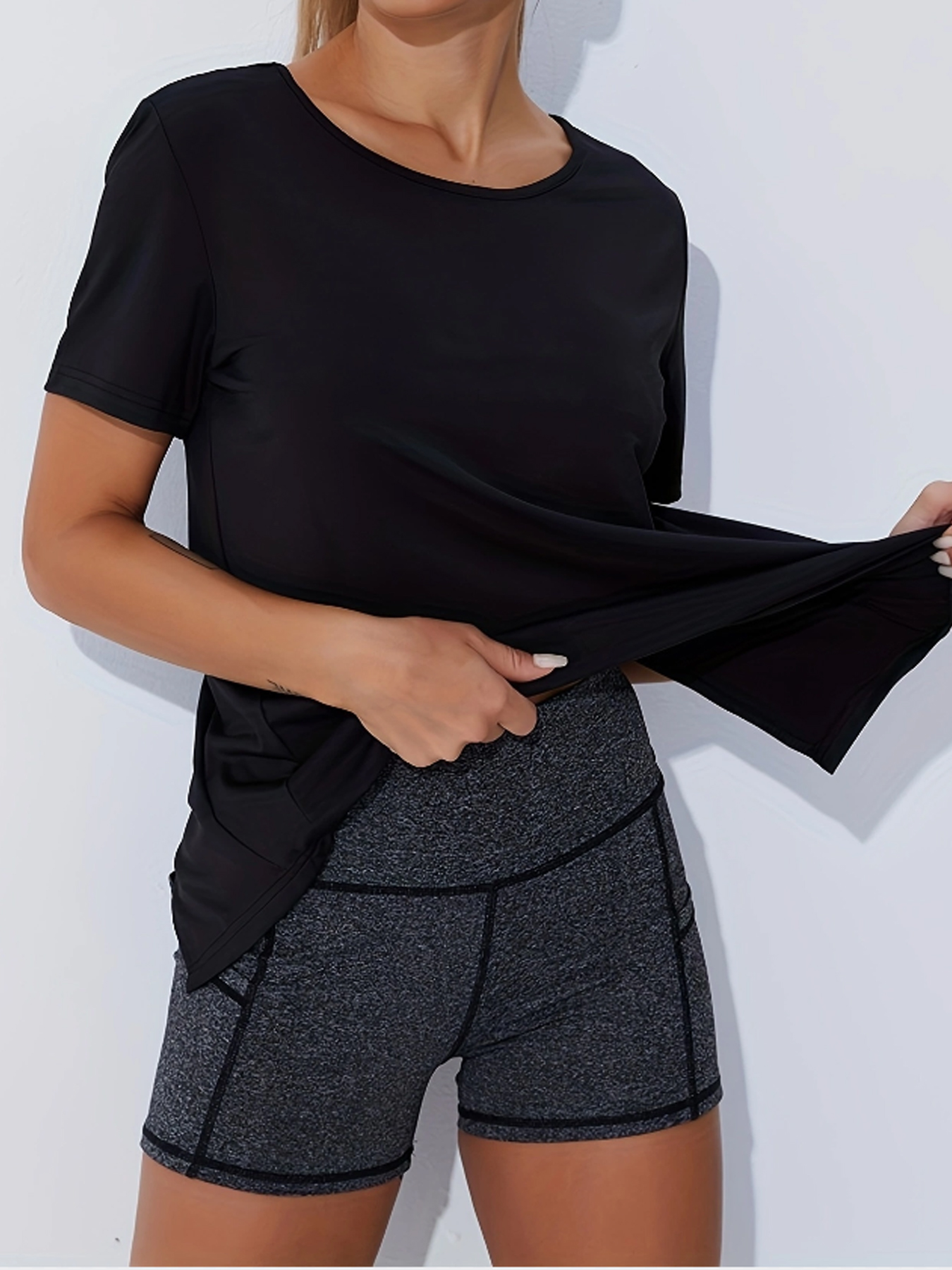 2-Pack Women's Quick-Dry Seamless Tees with Honeycomb Ventilation for Yoga, Running & Gym - Image 3