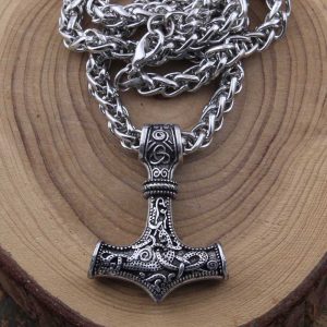 Vintage-Inspired Viking Necklace: A Timeless Retro Accessory