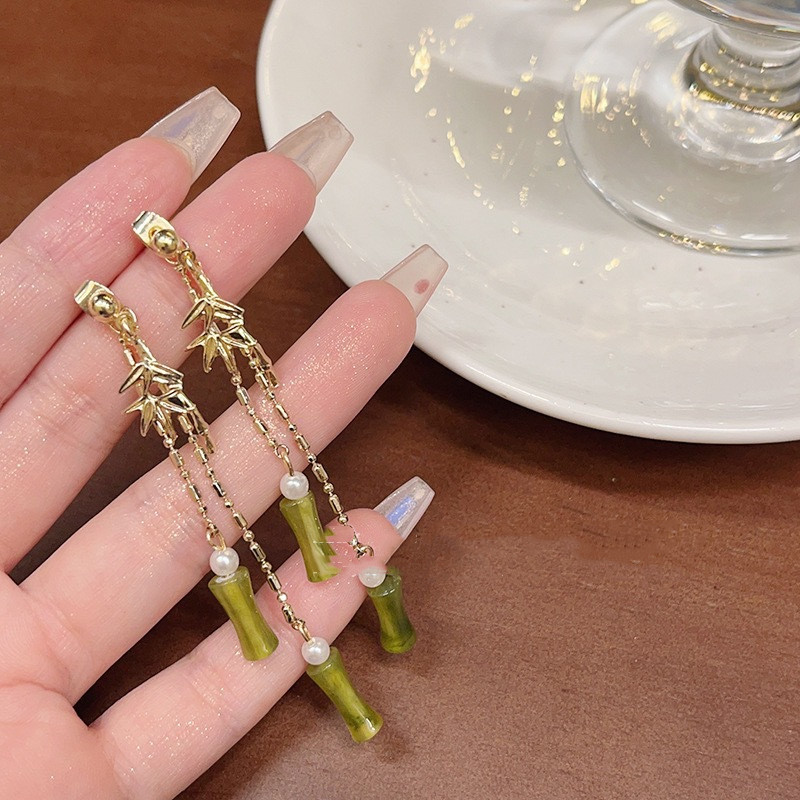 Chic Retro Silver Needle Bamboo Fan-Shaped Tassel Earrings for Fashion Lovers - Image 5