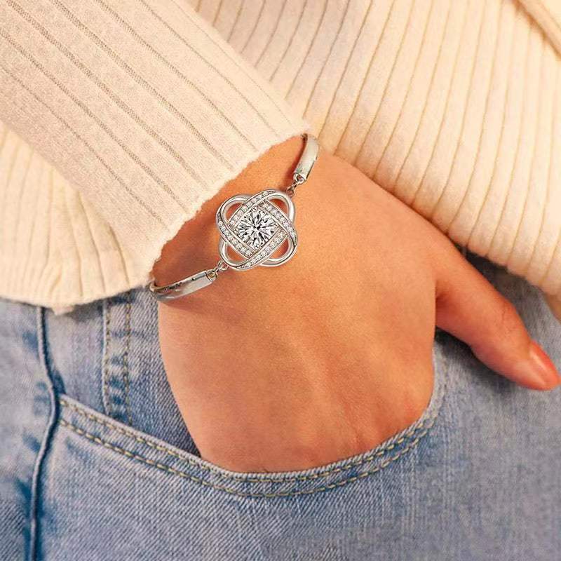 Stylish Women's Simple Rhinestone Bracelet for Fashion-Forward Trends - Image 3