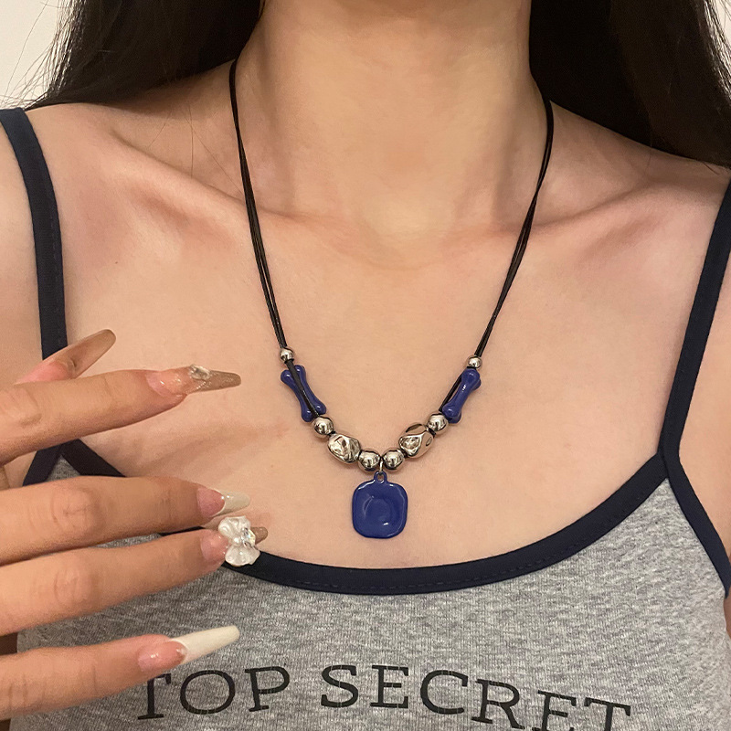 Stylish European and American Blue Square Pendant Necklace for Elegance - Image 6