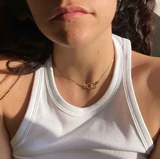 Stylish European and American Women's Necklace for Every Occasion - Image 2