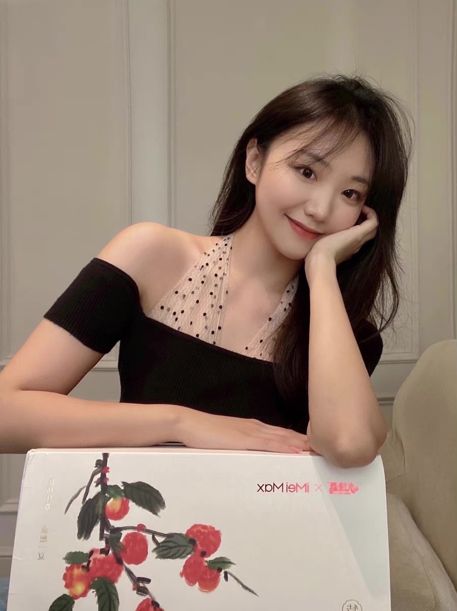 Polka Dot Mesh Fishbone Top with Halter Bottom Design - Slim Sling Style - Image 4