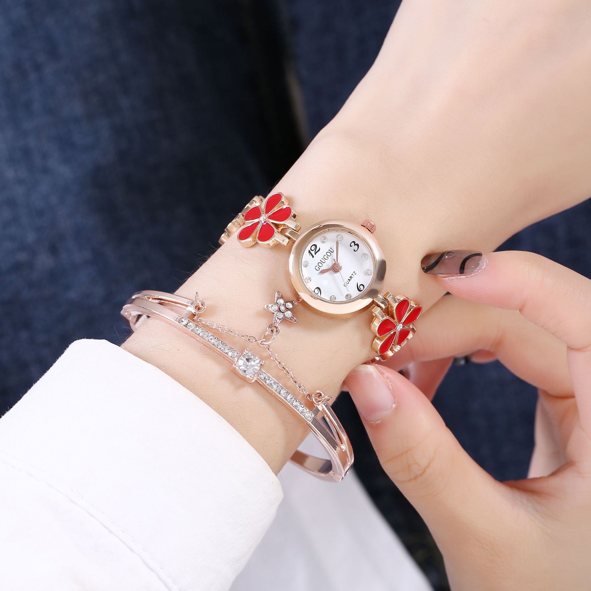 Elegant Ladies Petal Patterned Quartz Watch and Bracelet Set for Timeless Style - Image 2