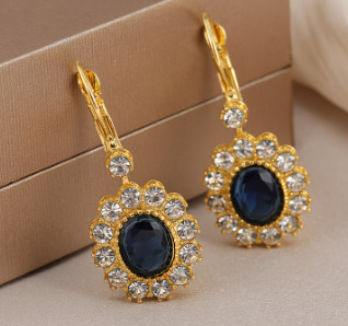Vintage-Inspired Creative Women's Earrings for Stylish Retro Fashion - Image 2