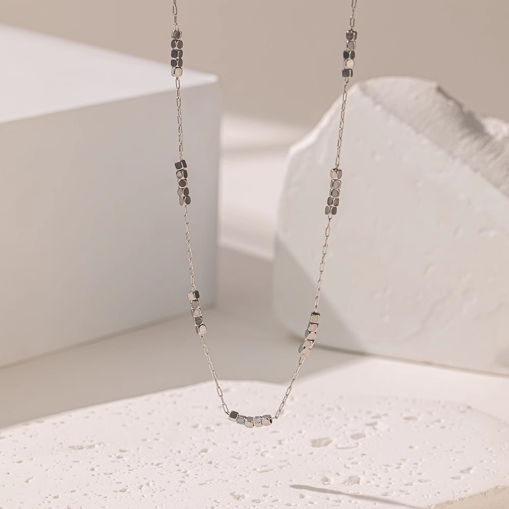 Elegant Simple Broken Silver Small Square Clavicle Chain Necklace for Women - Image 4