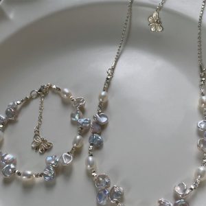 Elegant Women's Pearl Bracelet with Butterfly Necklace – Stylish Jewelry Set