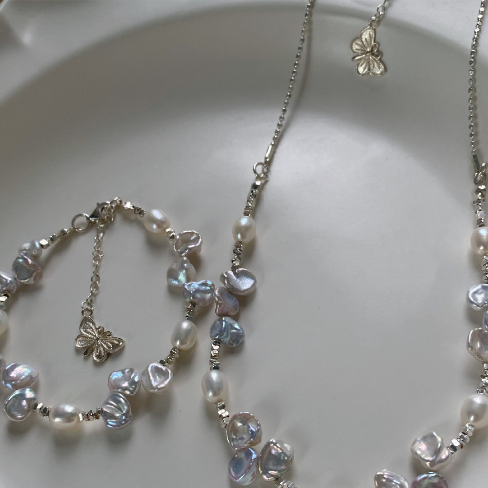 Elegant Women's Pearl Bracelet with Butterfly Necklace – Stylish Jewelry Set