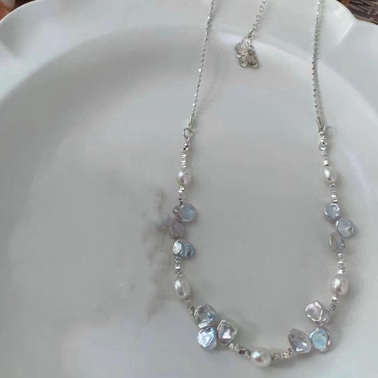 Elegant Women's Pearl Bracelet with Butterfly Necklace – Stylish Jewelry Set - Image 2