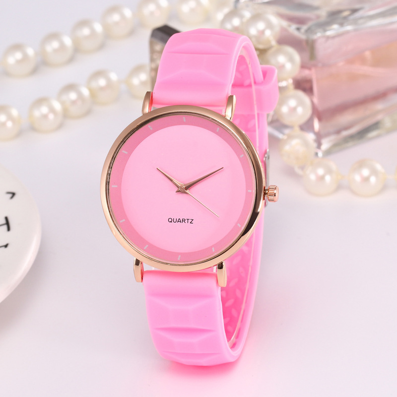 Stylish Men's and Women's Jelly Casual Silicone Watches for Everyday Wear - Image 5