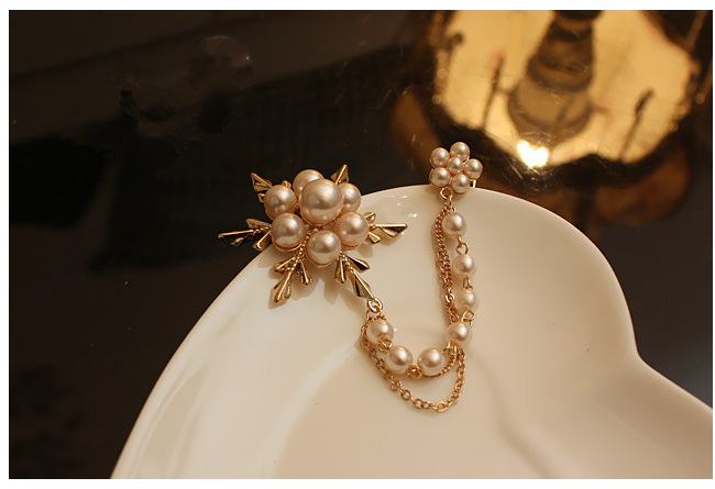 Elegant Pearl Flower Brooch - Stunning Floral Accessory for Any Occasion - Image 4