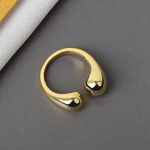 Elegant Water Drop Shaped Ring for Women - Fashionable Accessory