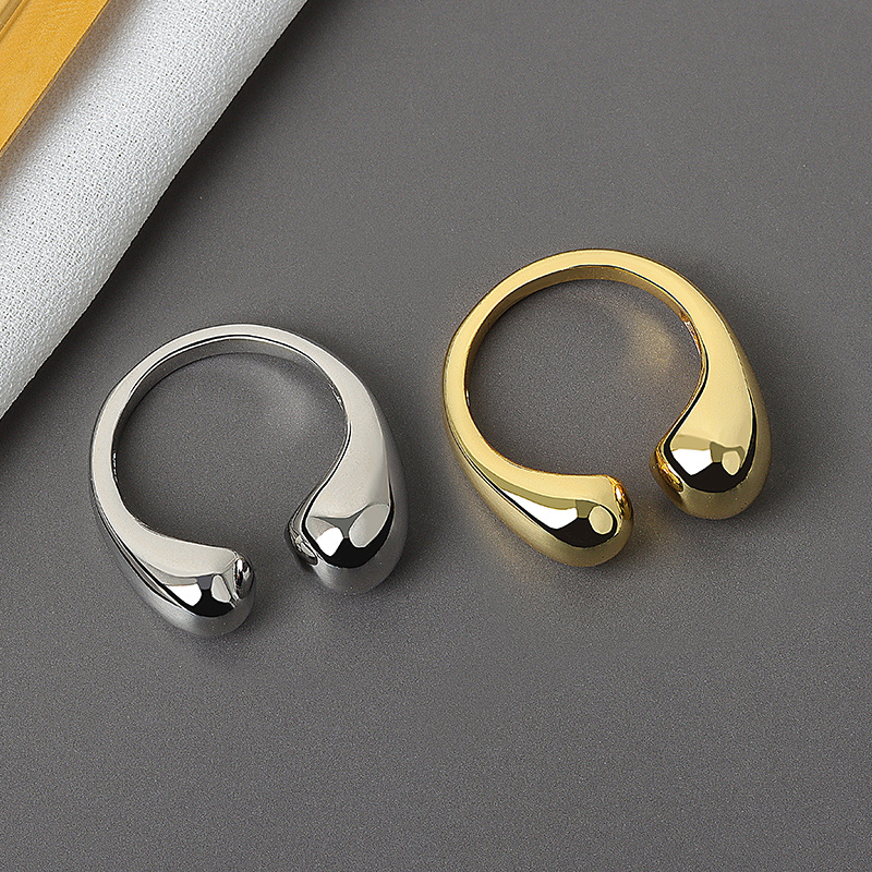 Elegant Water Drop Shaped Ring for Women - Fashionable Accessory - Image 3