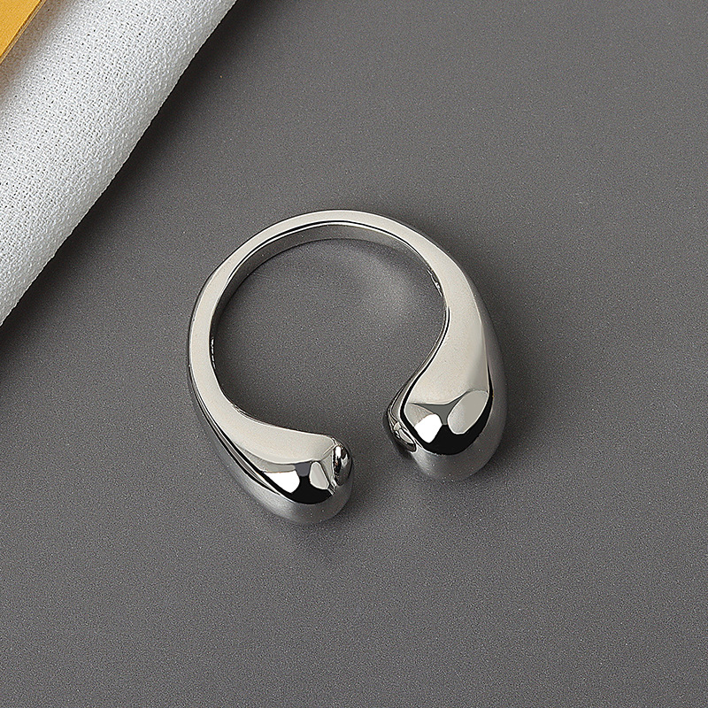 Elegant Water Drop Shaped Ring for Women - Fashionable Accessory - Image 11