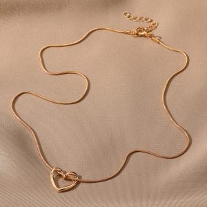 Charming Niche Hollow Heart Necklace for Women - Perfect Gift Idea