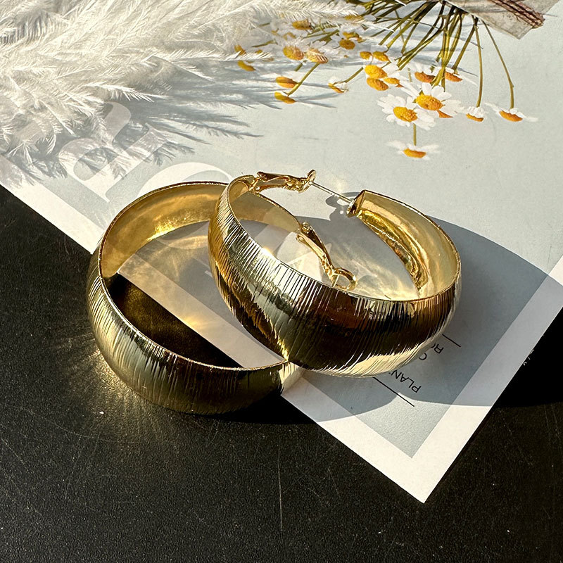 Trendy Women's Fashion Exaggerated Earrings for a Unique Style - Image 13