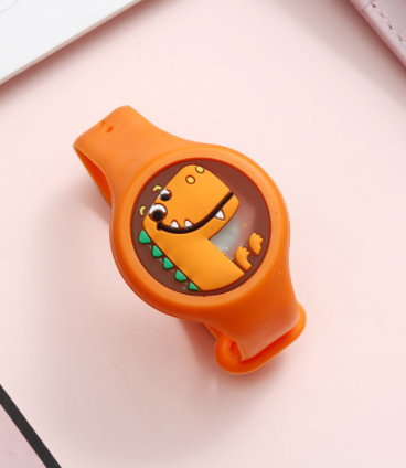 Creative Anti-Mosquito Watch: Silicone Mosquito Repellent Bracelet for Ultimate Protection - Image 2